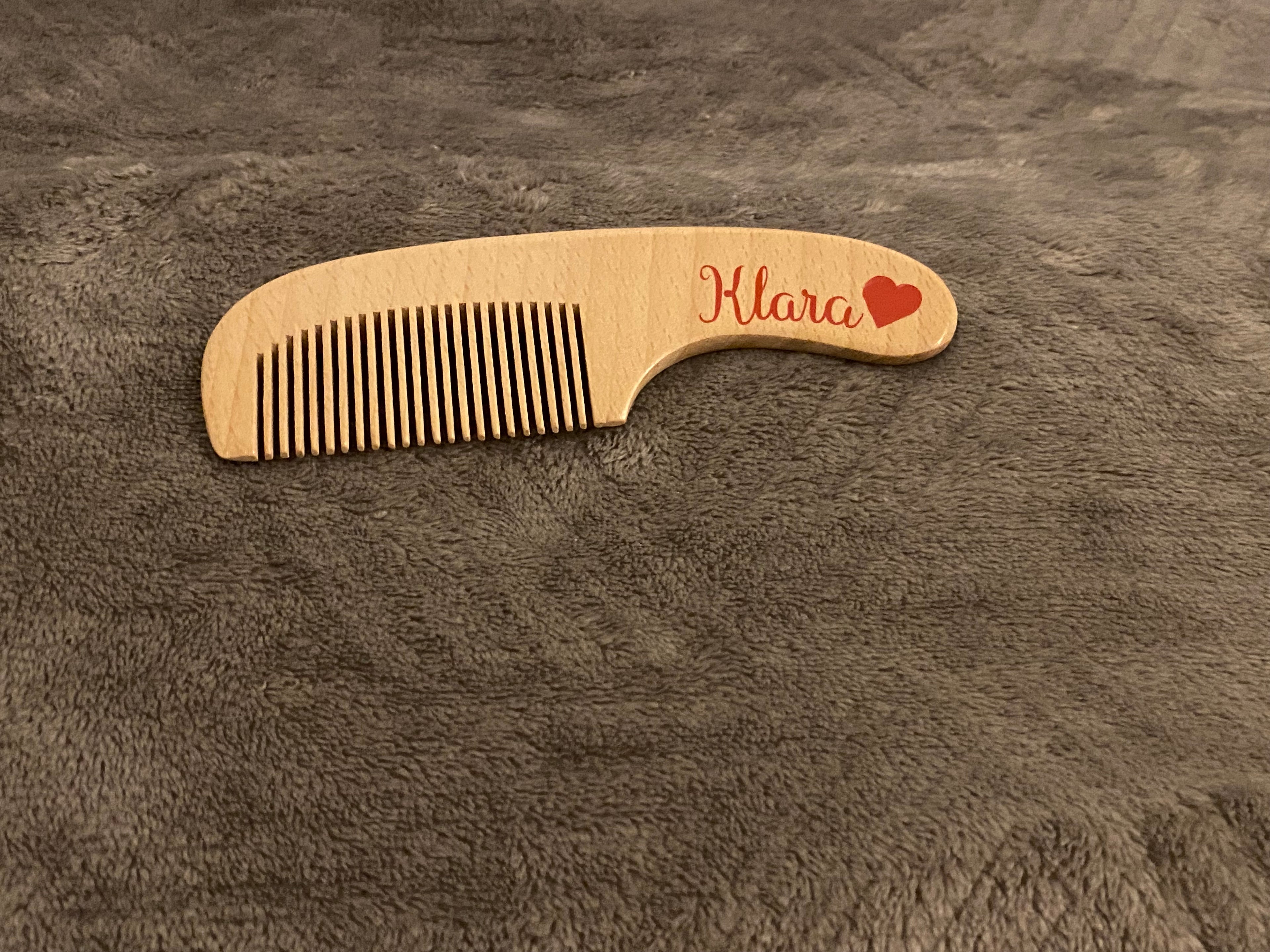 Brosse bébé personnalisée en bois – Douceur & tendresse au quotidien