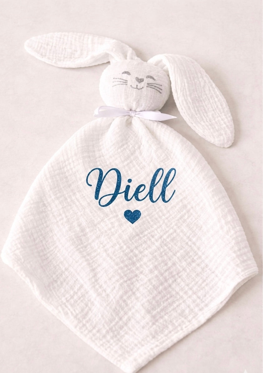 Doudou lapin personnalisé – douceur et tendresse dès la naissance